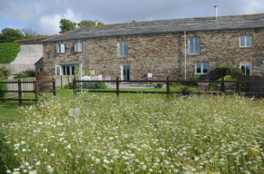 Home Barn Tredinnick, luxury barn near Padstow, Fri-Fri